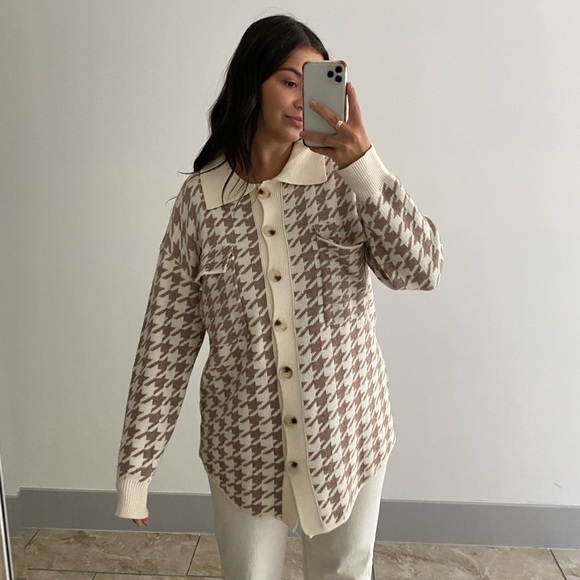 neutral light sweater - Picture 2 of 11